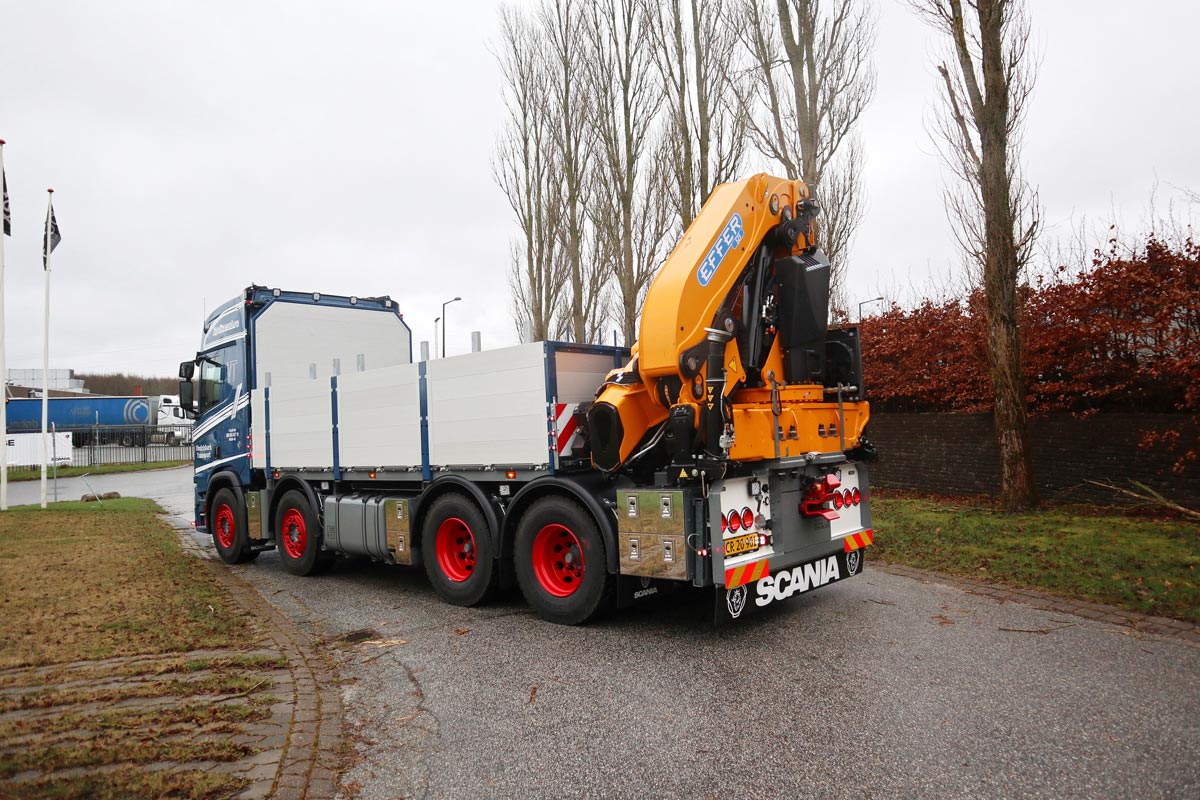 Rear mounted EFFER 525 6S | Hiab Stories | Hiab