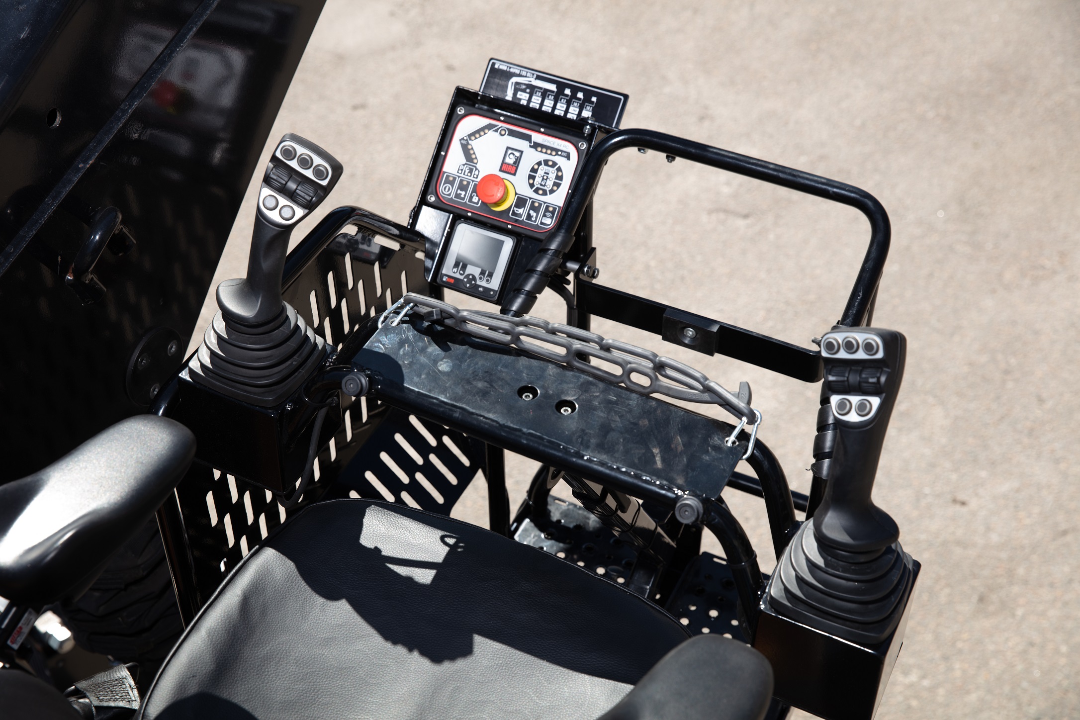 Loader Crane Operation – Features & Functions | Loader Cranes with ...